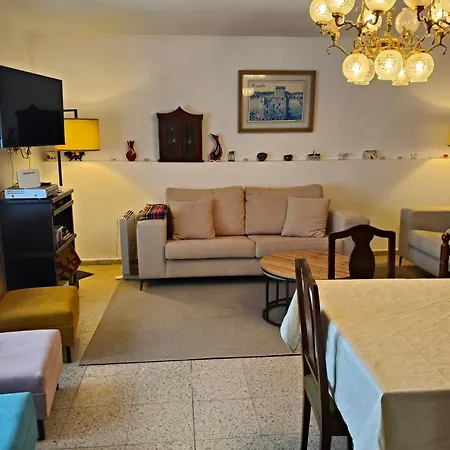 Con Amplio Terreno Privado *