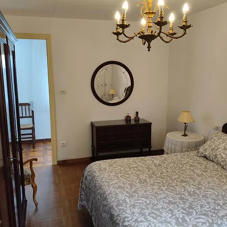 Con Amplio Terreno Privado