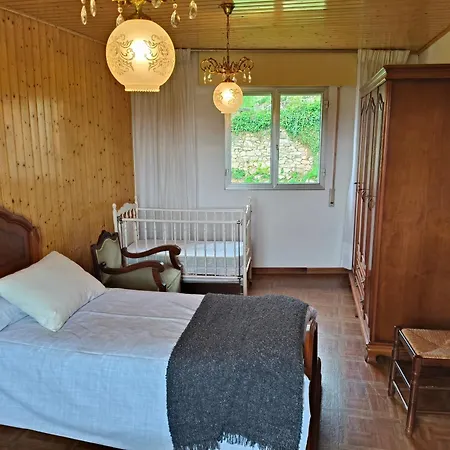 Con Amplio Terreno Privado